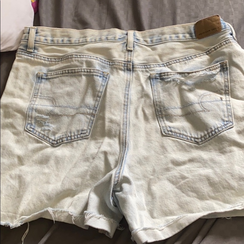 Shorts - Picture 3 of 4